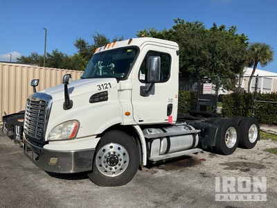 2012 Freightliner Cascadia 113 6x4 3-Achs Sattelzugmaschine