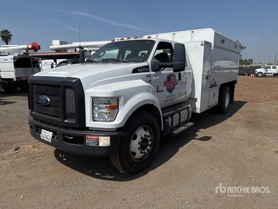 2017 Ford F-750 4x2 Extended Cab Chipper Truck