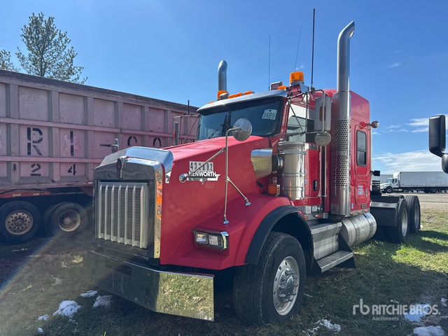 2010 Kenworth T800 6x4 T/A Sleeper Truck Tractor