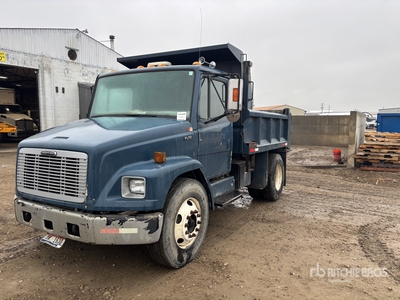 2001 Freightliner FL 70 4x2 Camion à benne essieu simple