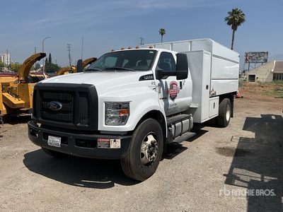 2017 Ford F-750 4x2 Extended Cab Chipper Truck