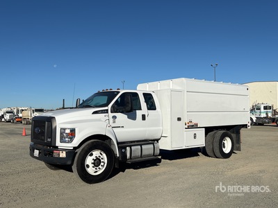 2017 Ford F-750 XL 4x2 Extended Cab Chipper Truck