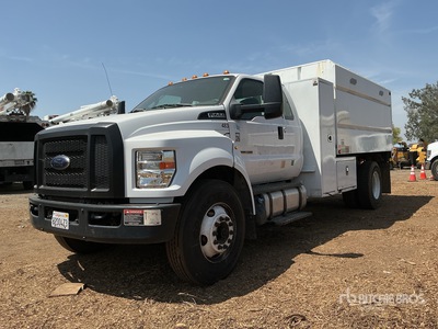2017 Ford F-750 4x2 Extended Cab Chipper Truck