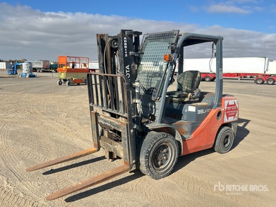2016 Toyota 72-8FDJ35 Forklift (Inoperable)