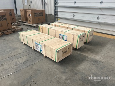 Quantity of (3) Crates of 2025 BYT Hydraulic Floor ジャッキ (Unused)