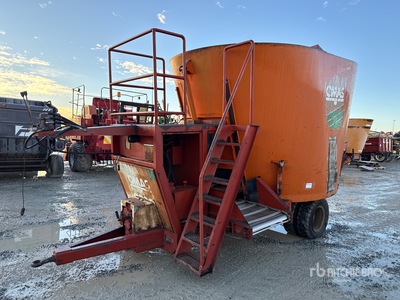 Omas California 14MC Feed Wagon