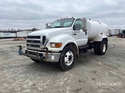 2007 Ford F-750 4x2 Water Truck