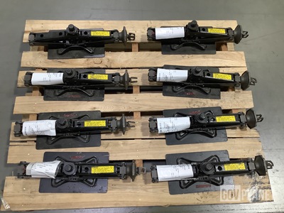 (8) Hand Scissor Jacks