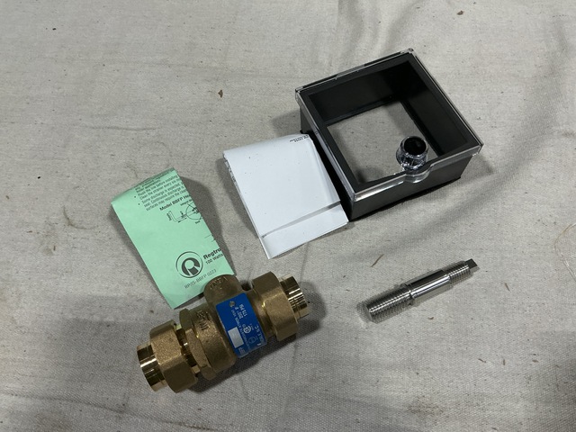 (1) Purifier Shaft, (1) Din Cover, (1) Preventer w/Vent & Assorted Items