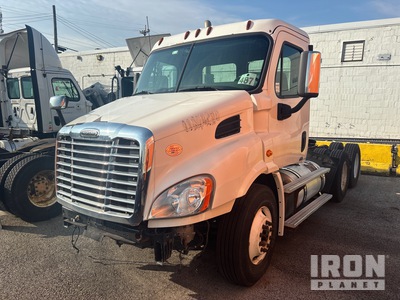 2014 Freightliner Cascadia 113 6x4 T/A Day Cab Truck Tractor
