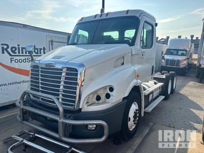 2014 Freightliner Cascadia 113 6x4 T/A Day Cab Truck Tractor