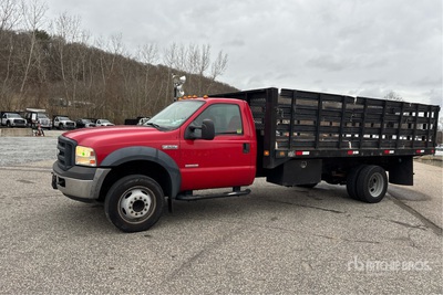 2007 Ford F-550 XL 4x2 Camion à Plateau