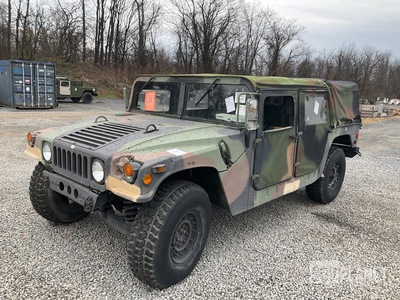 1986 AM General M1097R1 HMMWV 4 Door Soft Top w/Truck Body