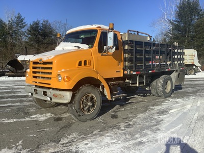 2000 Ford Sterling L7500 4x2 Flatbed Truck