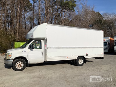 2008 Ford E-350 Furgone cargo