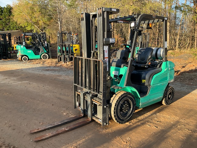 Mitsubishi FG20N 3700 lb Pneumatic Tire Forklift