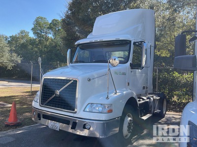 2013 Volvo VNM 4x2 S/A Day Cab Truck Tractor