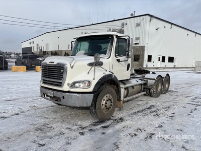 2014 Freightliner M2 112 T/A Day Cab Truck Tractor