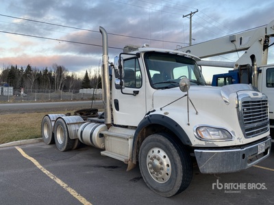 2014 Freightliner M2 112 T/A Day Cab Truck Tractor