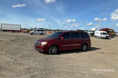 2016 Chrysler Town & Country Touring Minivan