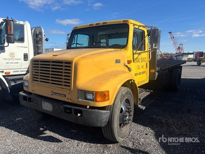 2000 International 4700 4x2 Pritsche-Lkw (Inoperable)