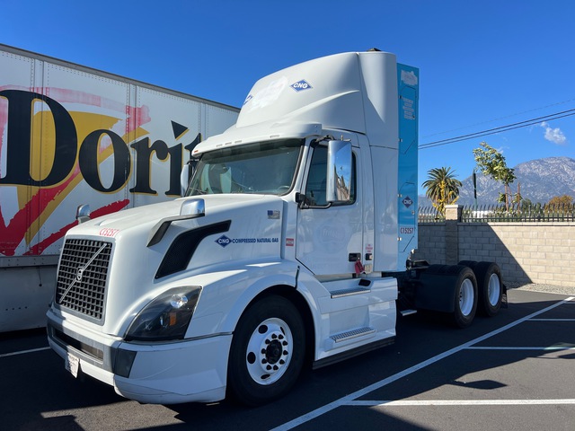 2018 Volvo VNL CNG 6x4 T/A Day Cab Truck Tractor (Inoperable)