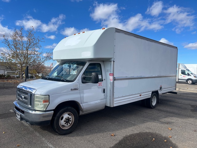 2008 Ford E-350 Cutaway Cargo Van