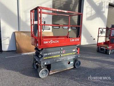 2013 Skyjack SJIII-3219 Electric Scissor Lift