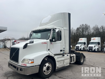 2017 Volvo 4x2 S/A Day Cab Truck Tractor