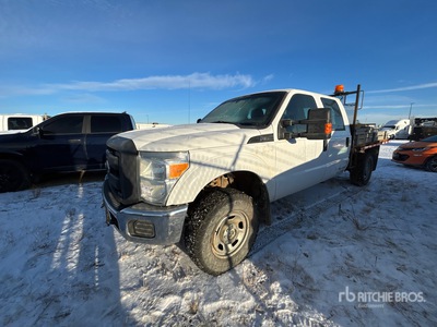 2012 Ford F-350 XL 4x4 Crew Cab Camion à Plateau (Inoperable)