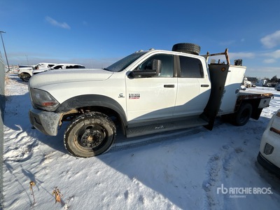 2011 Ram 5500 4x4 Crew Cab Platte vrachtwagen (Inoperable)
