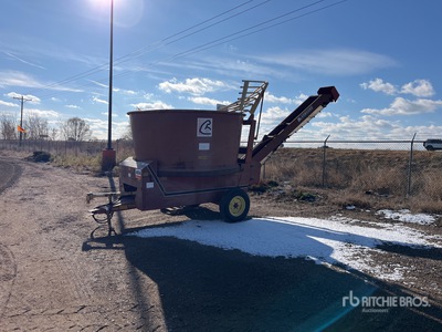 Farm Hand 880 Tub Grinder