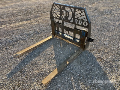 2022 (unverified) Paladin 30945 48 in Skid Steer Forks