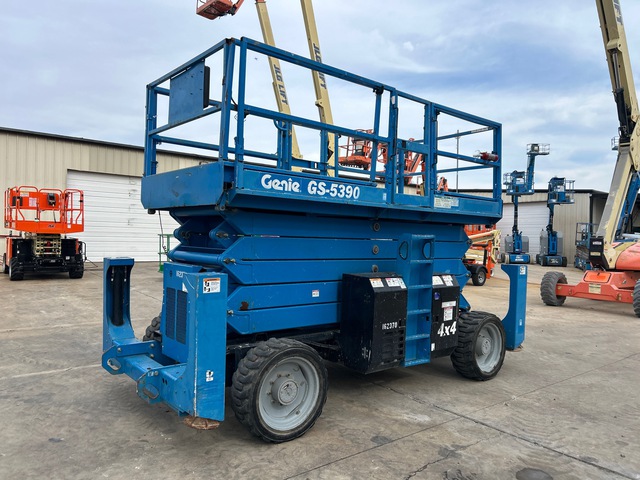 2016 Genie GS-5390 Dual Fuel 4x4 Scissor Lift