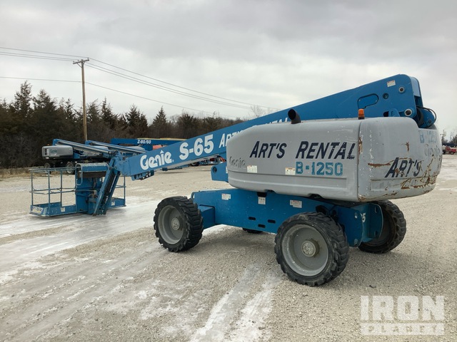 ELEVADOR TELESCóPICO 2013 GENIE 4WD S65