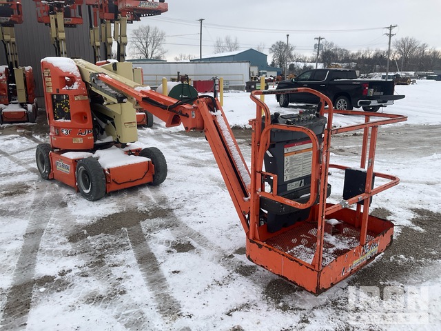 ELEVADOR ARTICULADO 2012 JLG E300AJP
