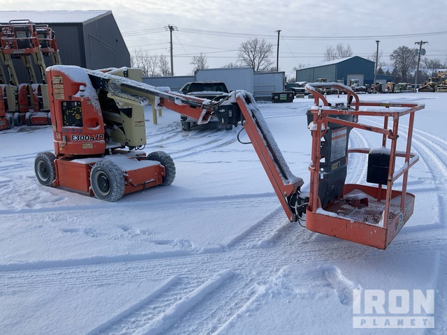 ELEVADOR ARTICULADO 2012 JLG E300AJP