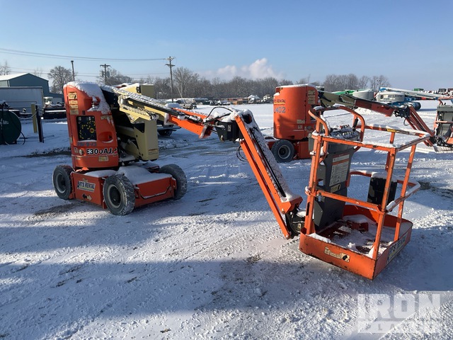 ELEVADOR ARTICULADO 2012 JLG E300AJP
