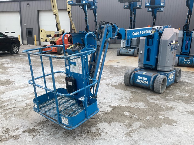 2013 Genie Z-30/20N RJ 2WD Electric Articulating Boom Lift