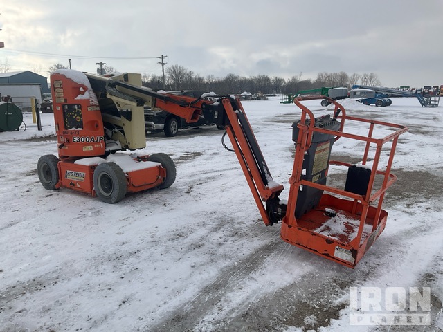 ELEVADOR ARTICULADO 2013 JLG E300AJP