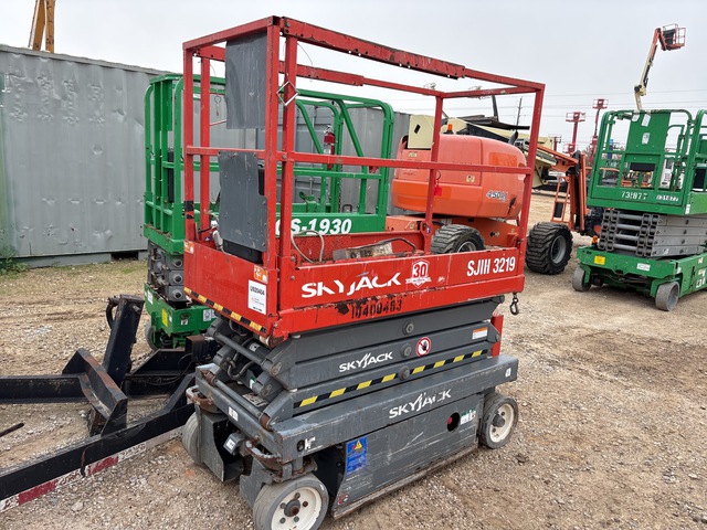 2015 Skyjack SJIII 3219 Electric Scissor Lift 2015 Skyjack SJIII 3219 Electric Scissor Lift