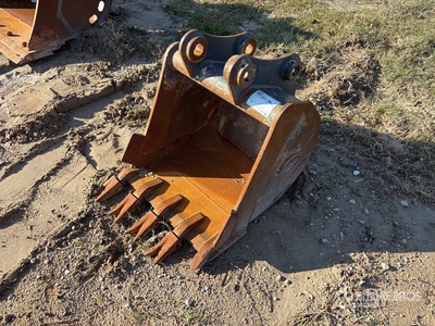 24 in Digging Excavator Bucket - Fits Case CX57/CX60
