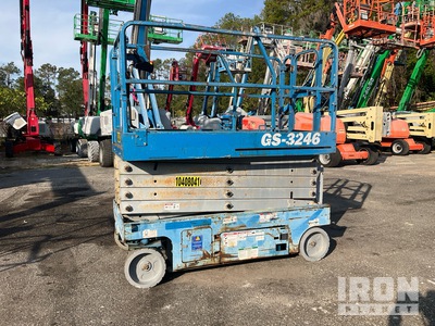 2015 GENIE GS-3246 Electric Scissor Lift