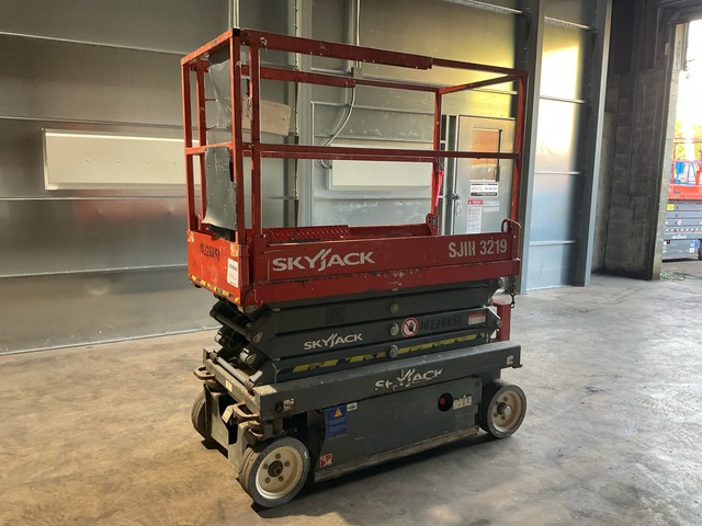 2014 Skyjack SJIII 3219 Electric Scissor Lift