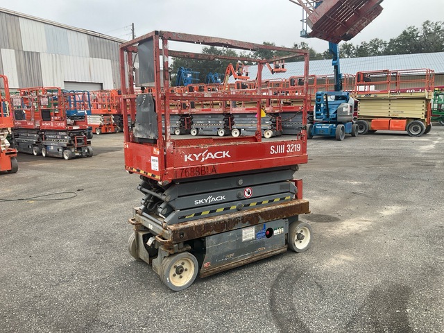 2015 Skyjack SJIII 3219 Electric Scissor Lift