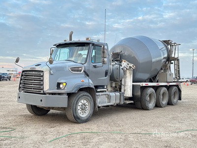 2013 Freightliner 114SD 8x6 Mixer Truck