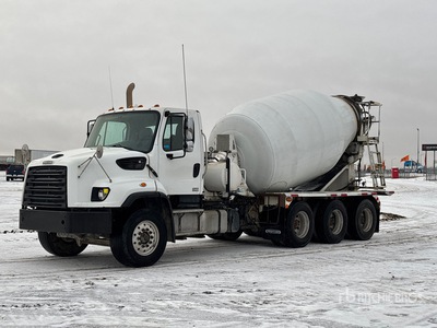2015 Freightliner 114SD 8x6 Mixer Truck