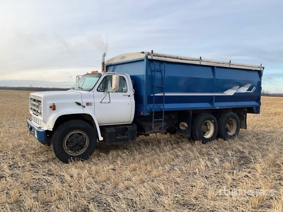 GMC 7000 6x4 Camión de granos