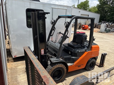 2007 Toyota 8FGU30 Pneumatic Tire Forklift (Inoperable)