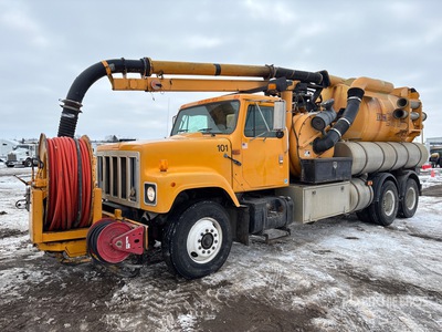 Vactor 2100-06 on 1996 International 2554 6x4 Camion-citerne à vide
